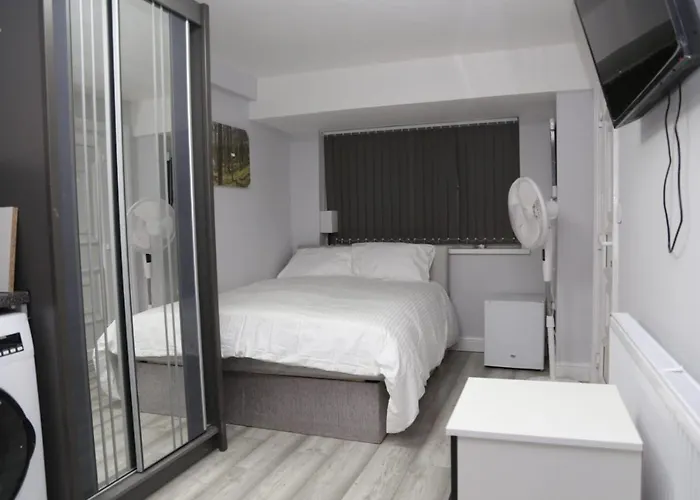 A A Guest Rooms Nightingale Chalet