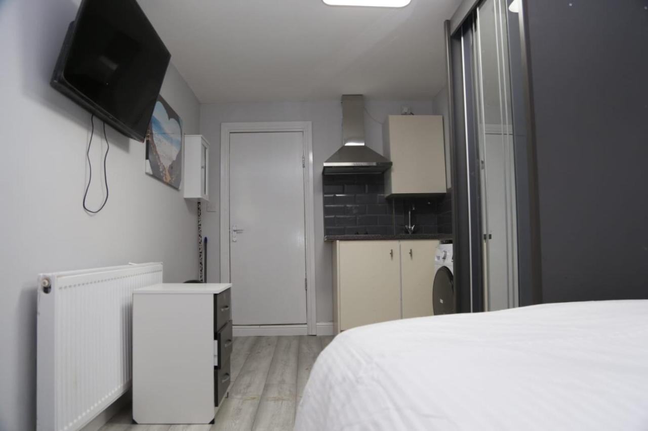 A A Guest Nightingale Chalet